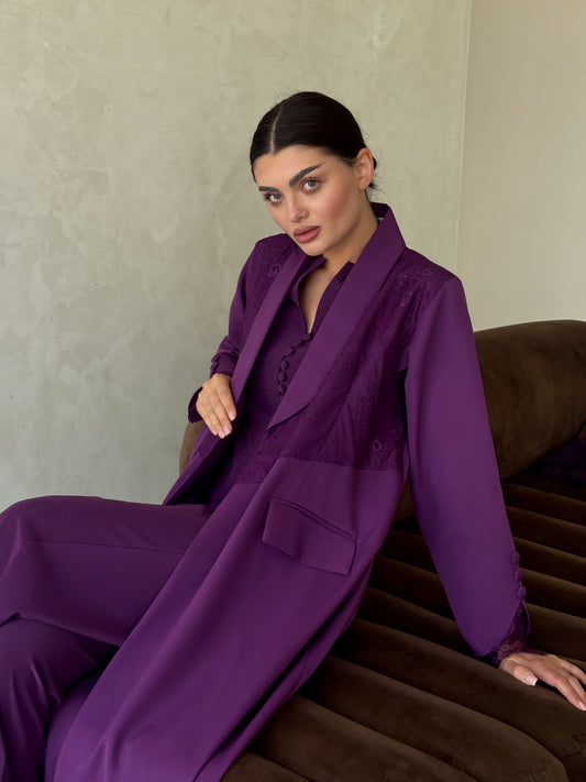 Reya Under Abaya