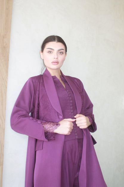 Reya Under Abaya